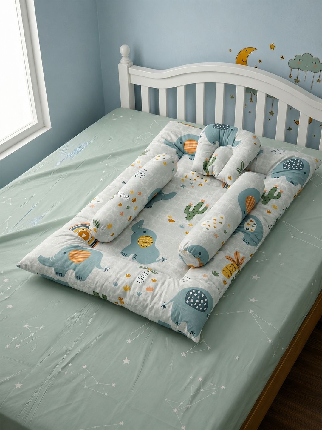 StarAndDaisy Blue Printed Cotton Baby Bed Set With Pillow & Mattress For Newborns