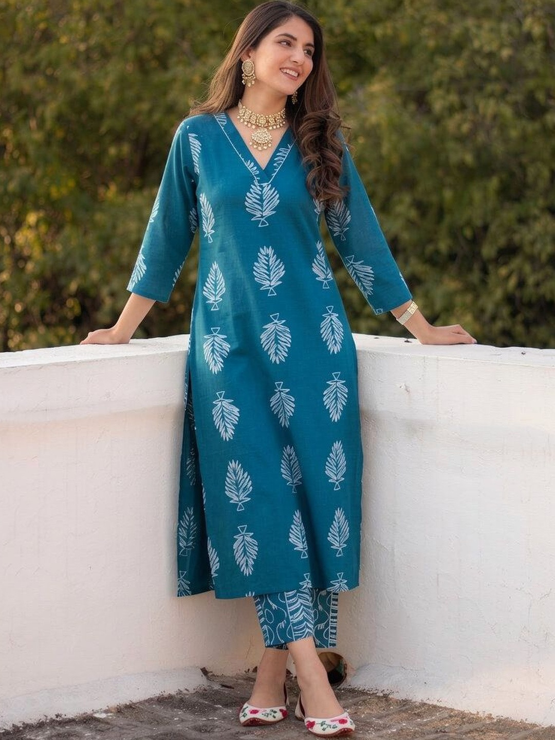 Kiana House Of Fashion Women Ethnic Motifs Printed Regular Kurta with Trousers