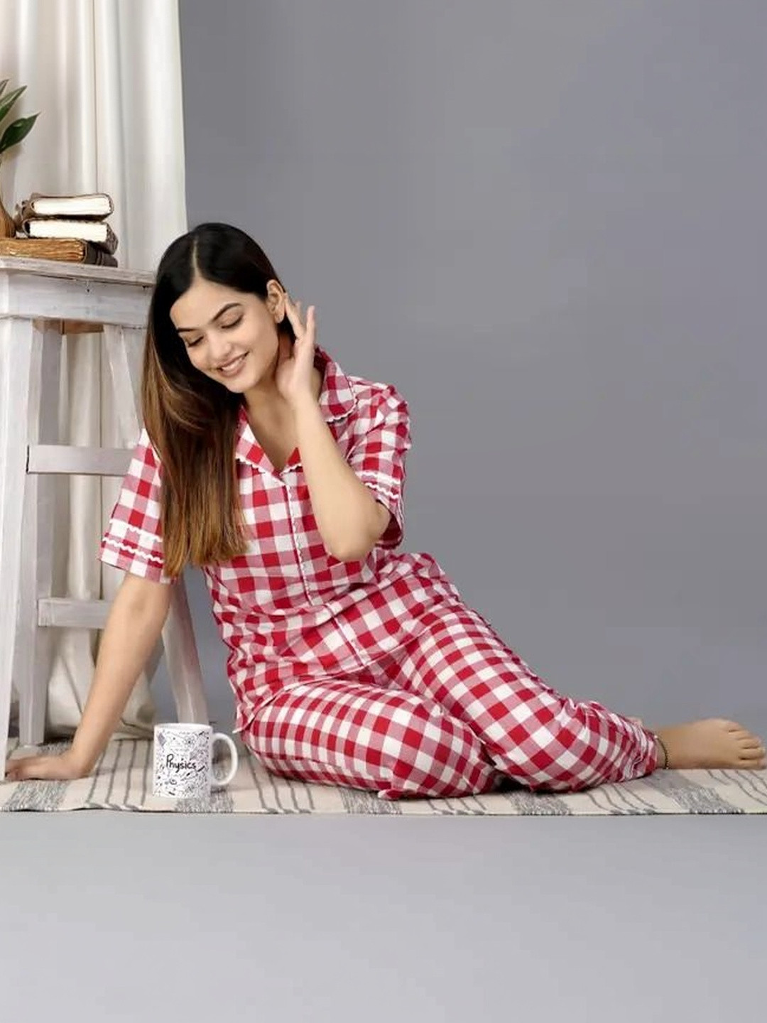 TRINABH Women Checked Night suit