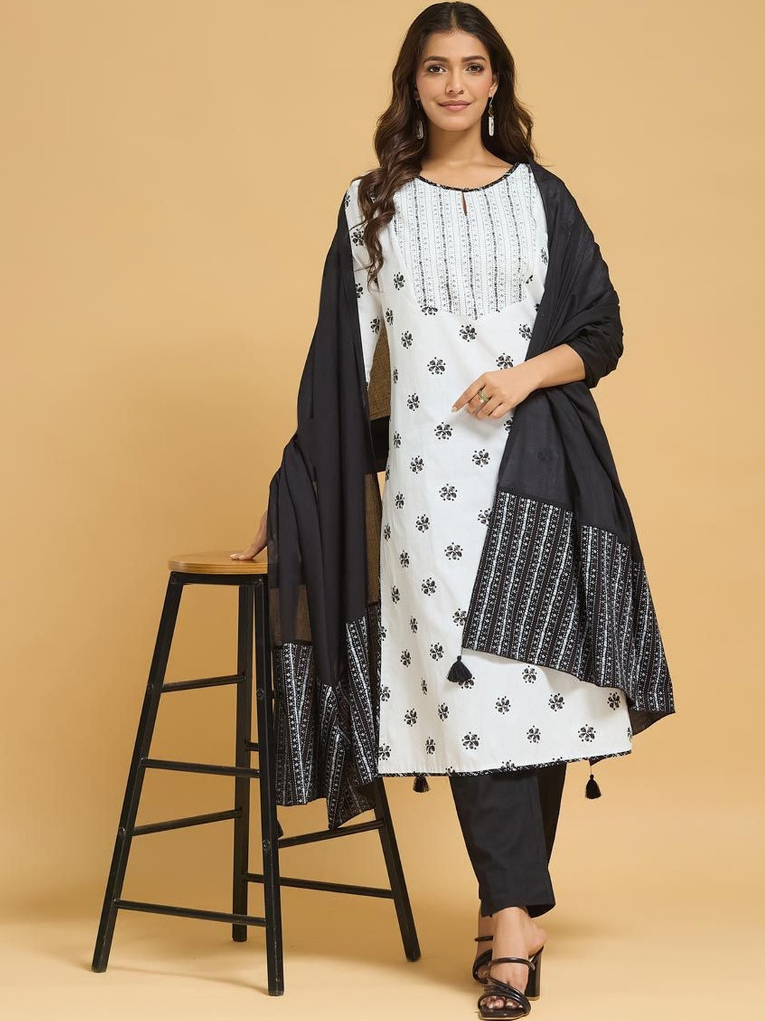 Fabindia Women Floral Printed Regular Thread Work Pure Cotton Kurta with Trousers & With Dupatta