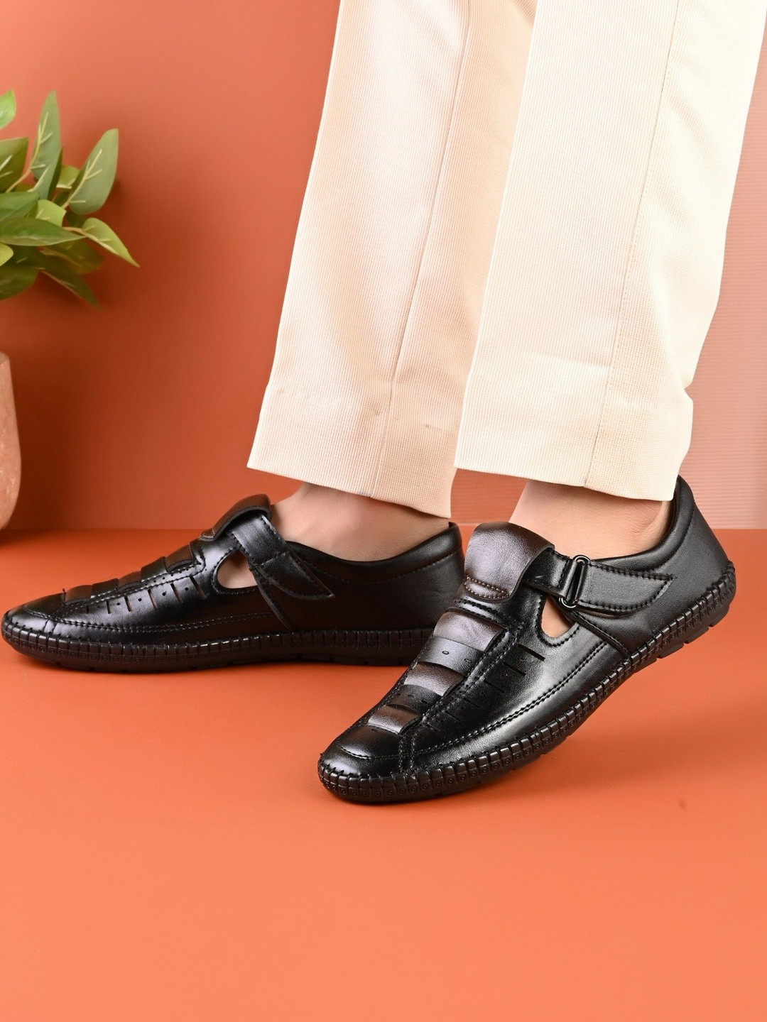 HERE&NOW Men Shoe-Style Sandals