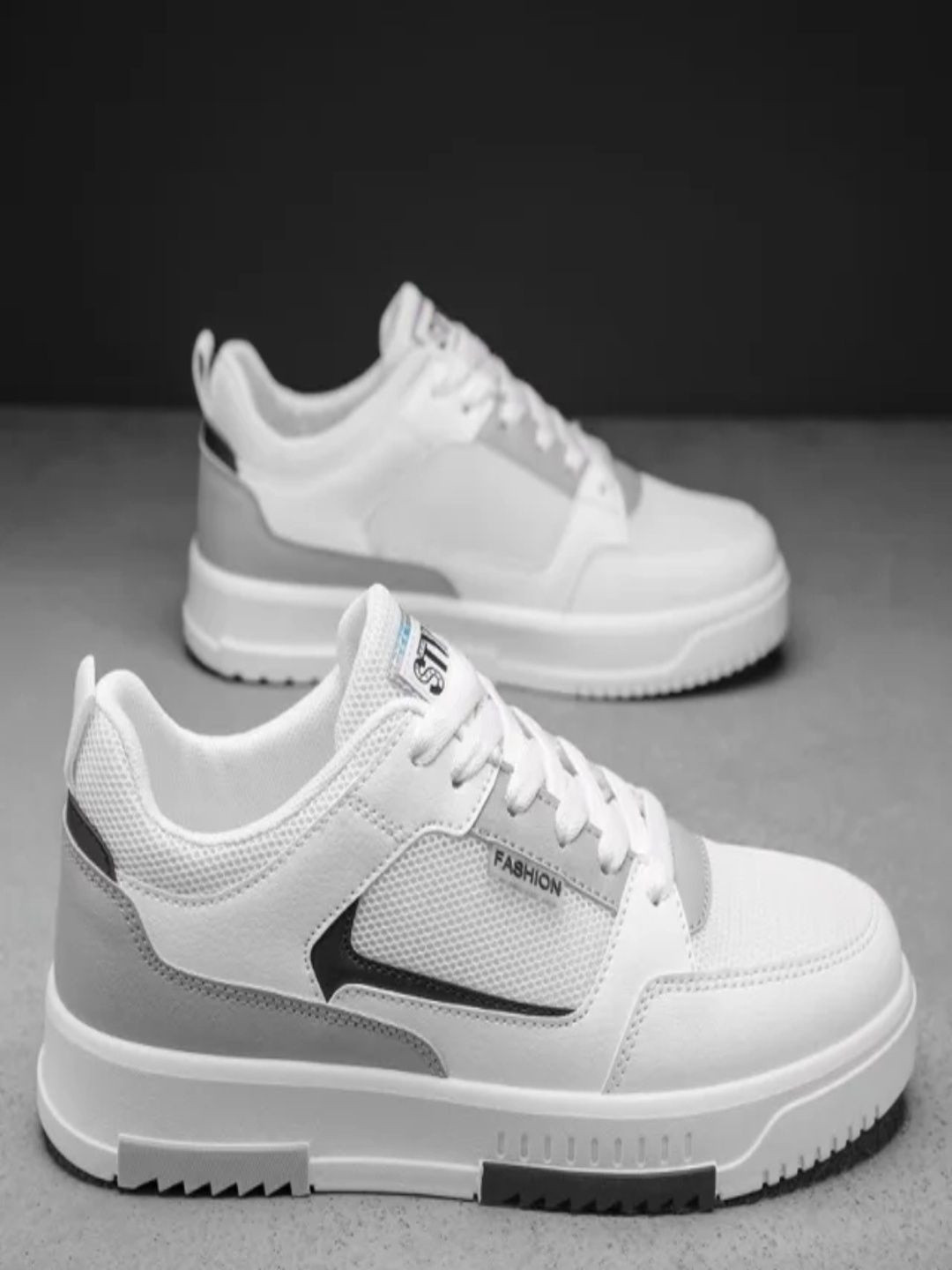 TIGONIS Men Colourblocked Sneakers