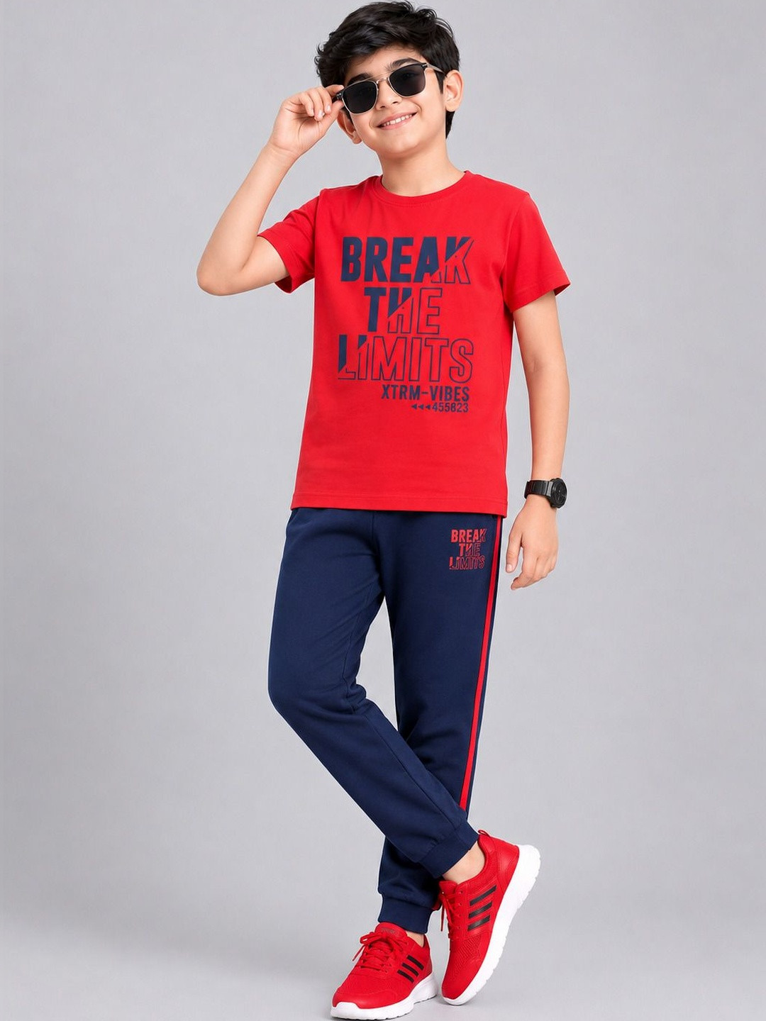 Todd N Teen Boys Printed Pure Cotton Round Neck T-shirt With Joggers