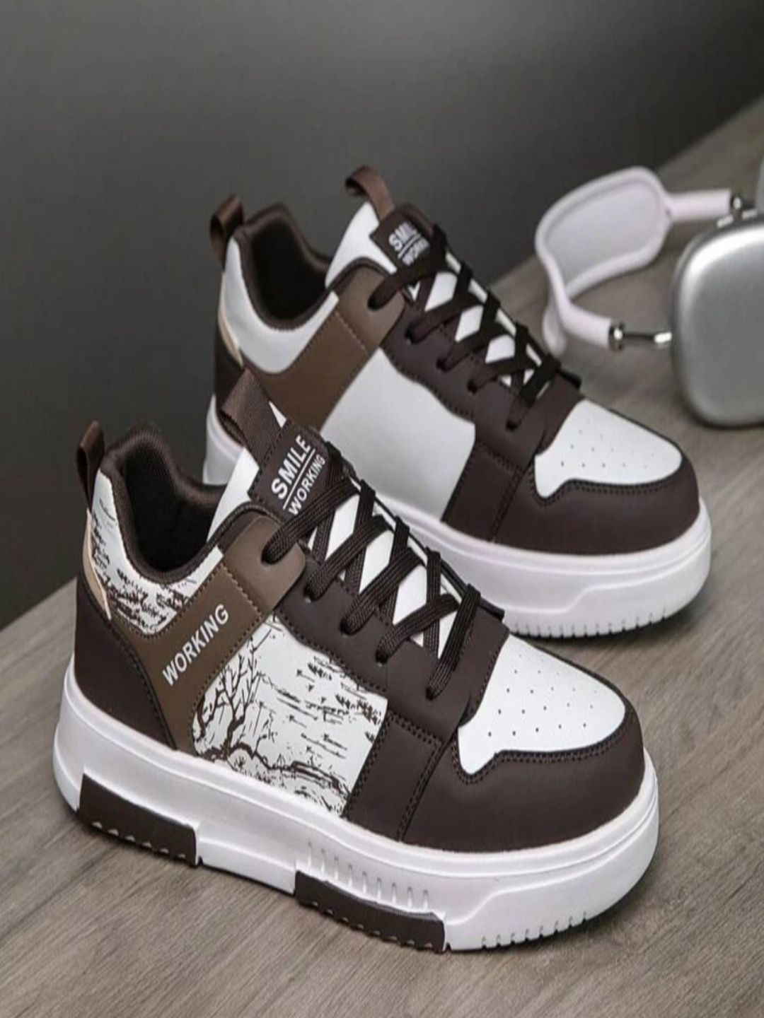 TIGONIS Men Printed Sneakers