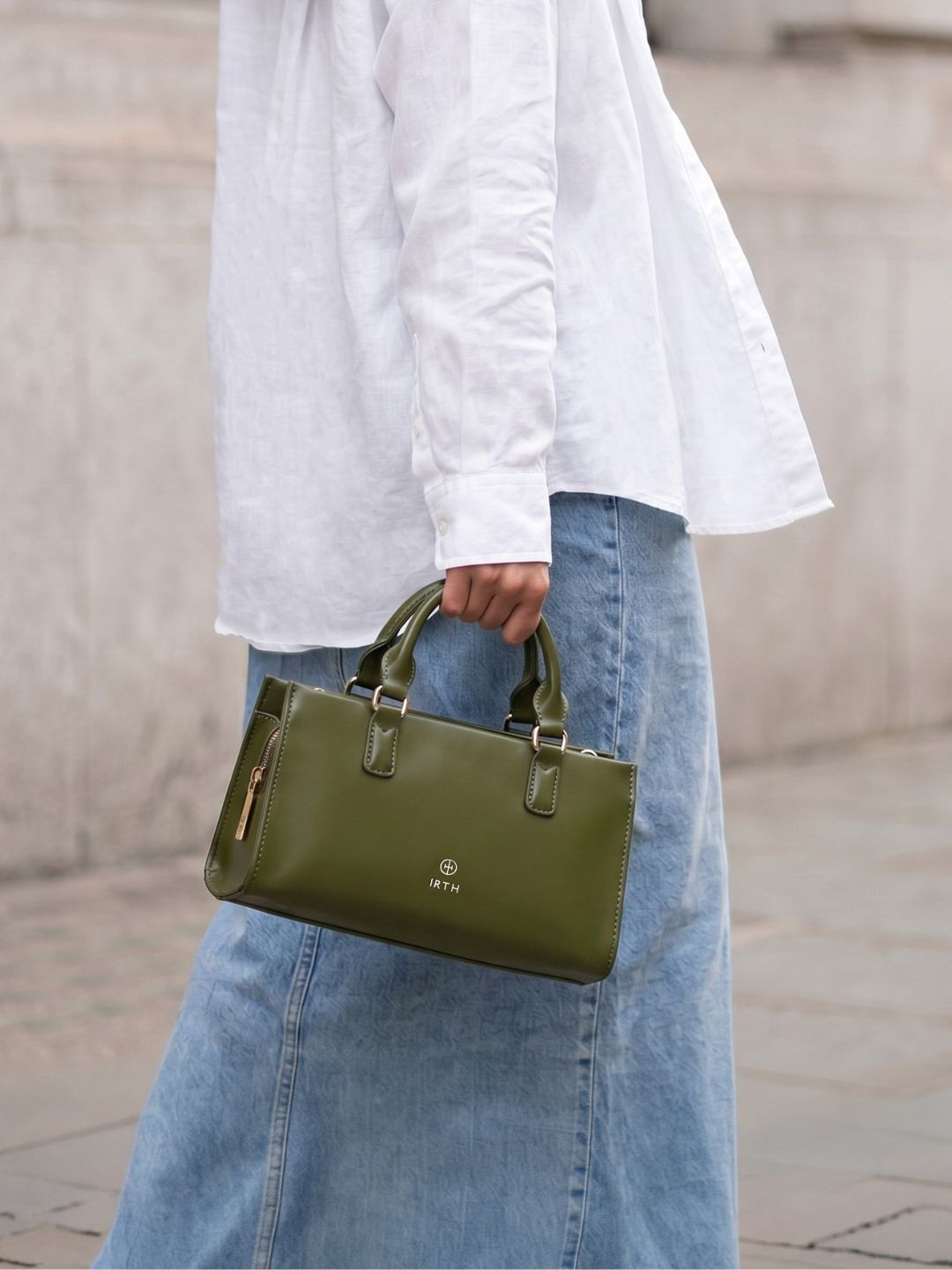 IRTH by House of Titan Jemma Green Textured Handheld Bag