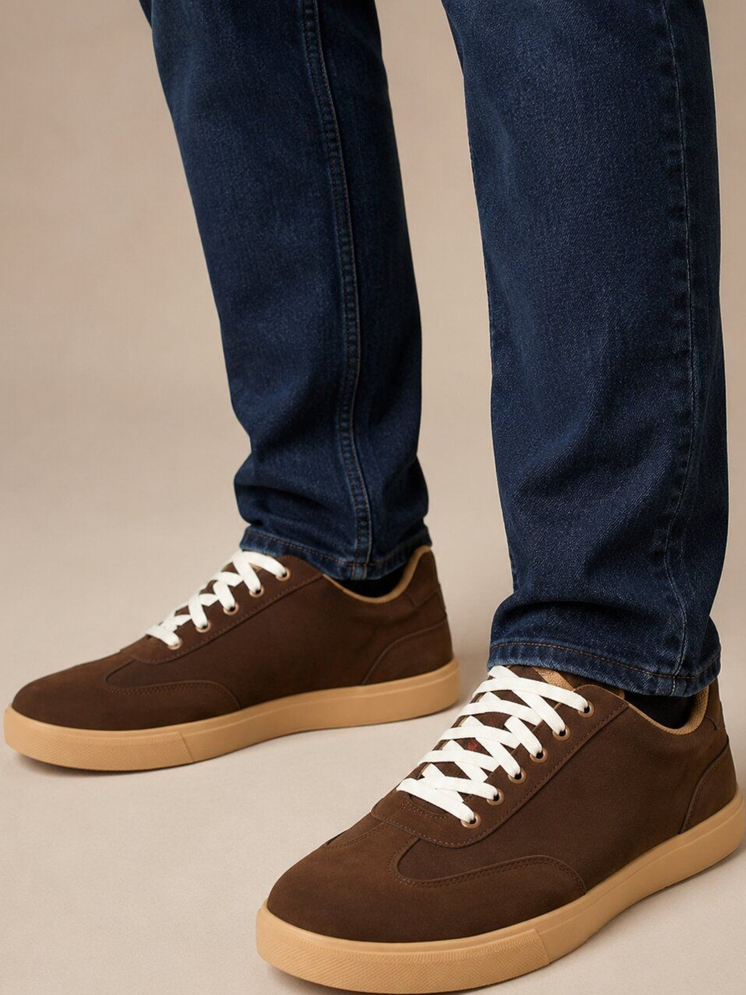 Roadster Men Brown Solid Round Toe Lightweight Lace-Ups Sneakers