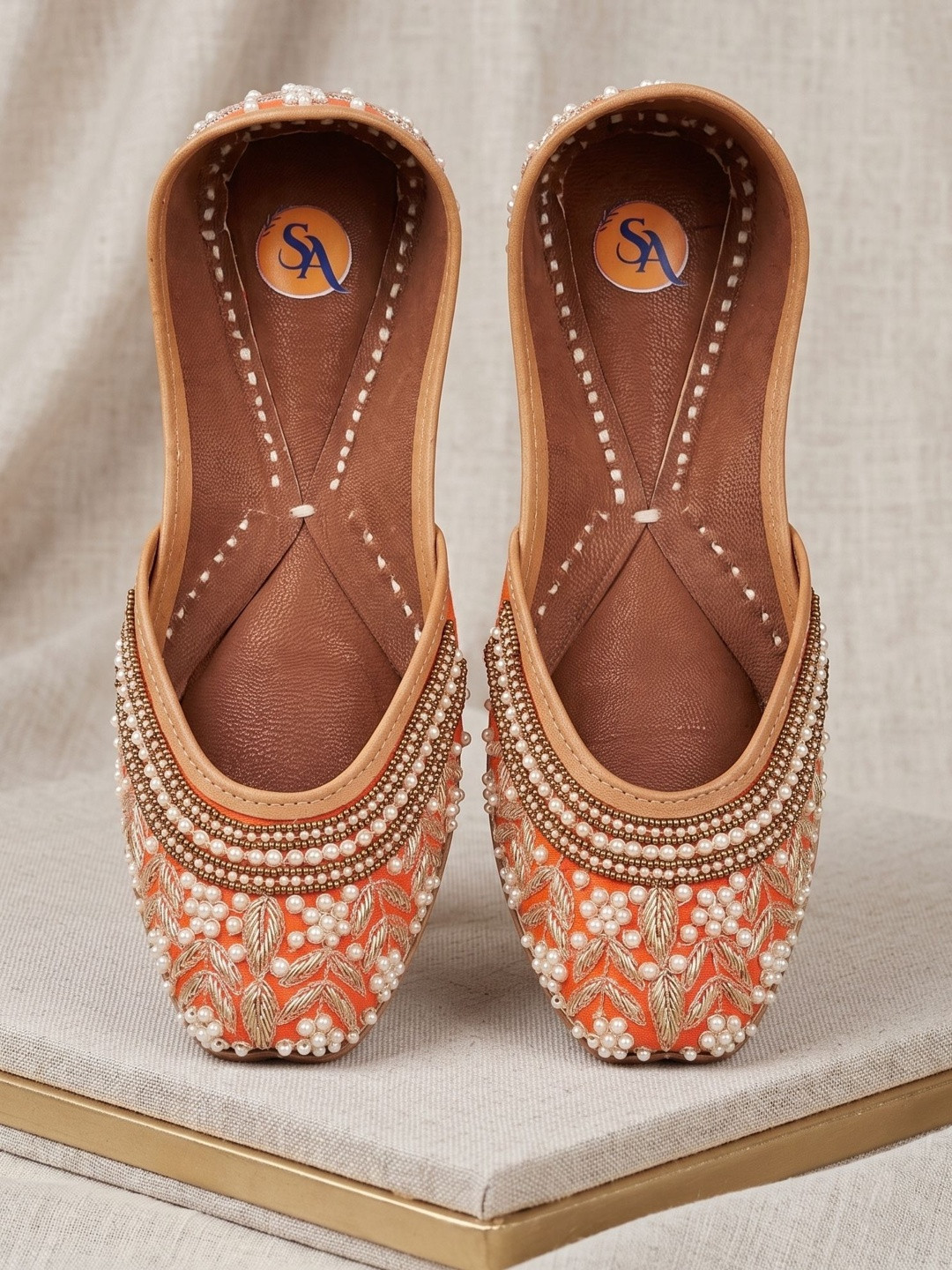 Saaj Ambarsari Women Embellished Ethnic Mojaris Flats