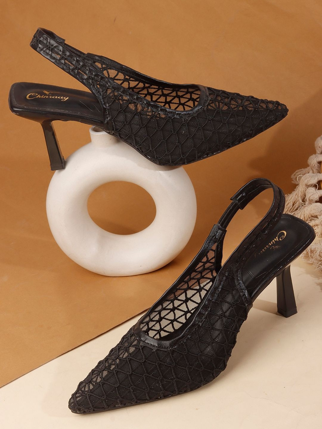CHINRAAG Slim Heeled Pumps