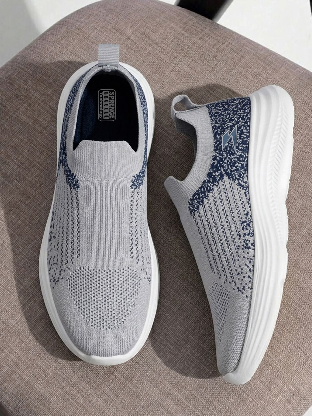 SPRENGE Men Textured Sneakers