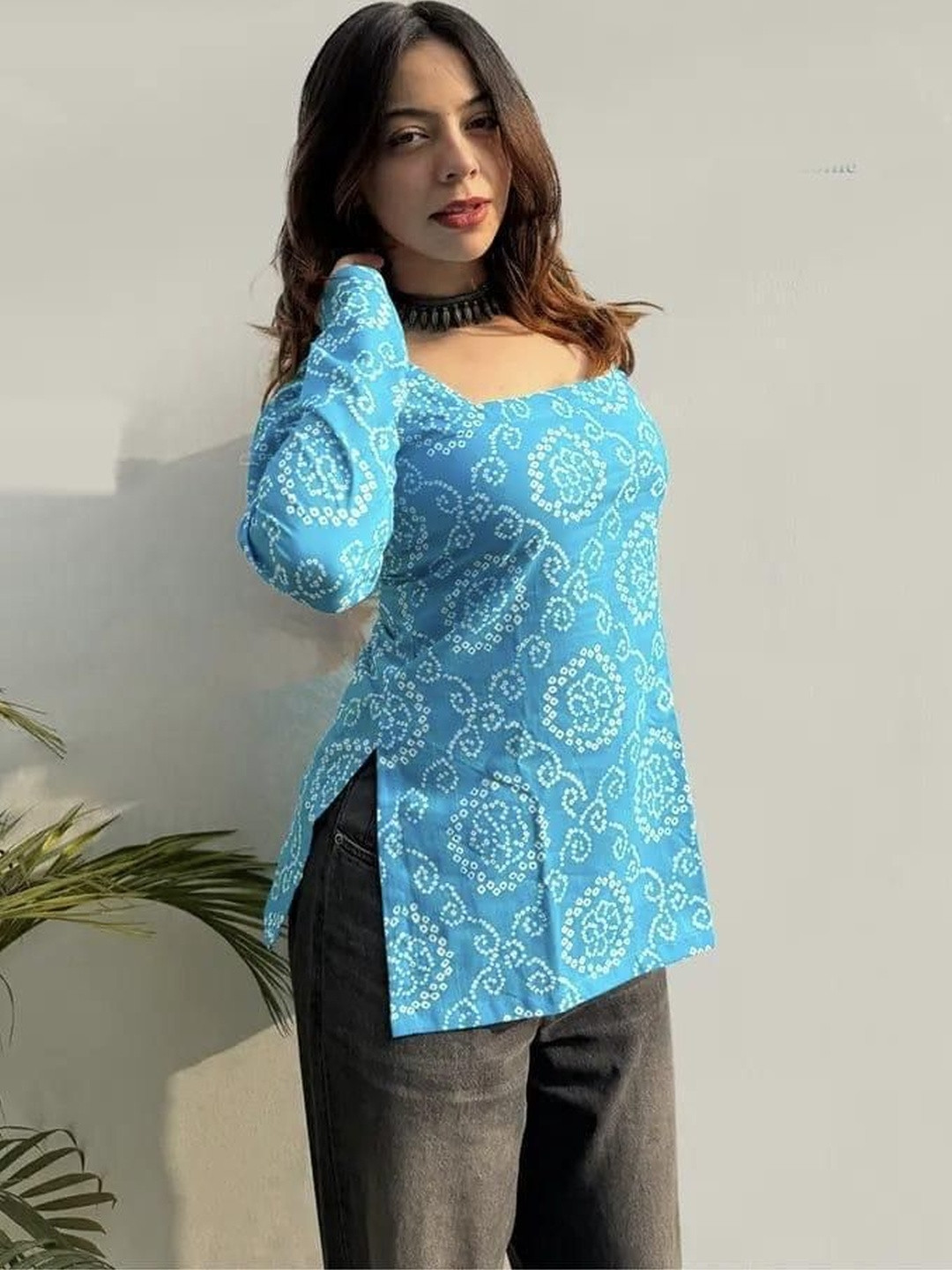 VYKOO Bandhani Printed Square Neck Kurti