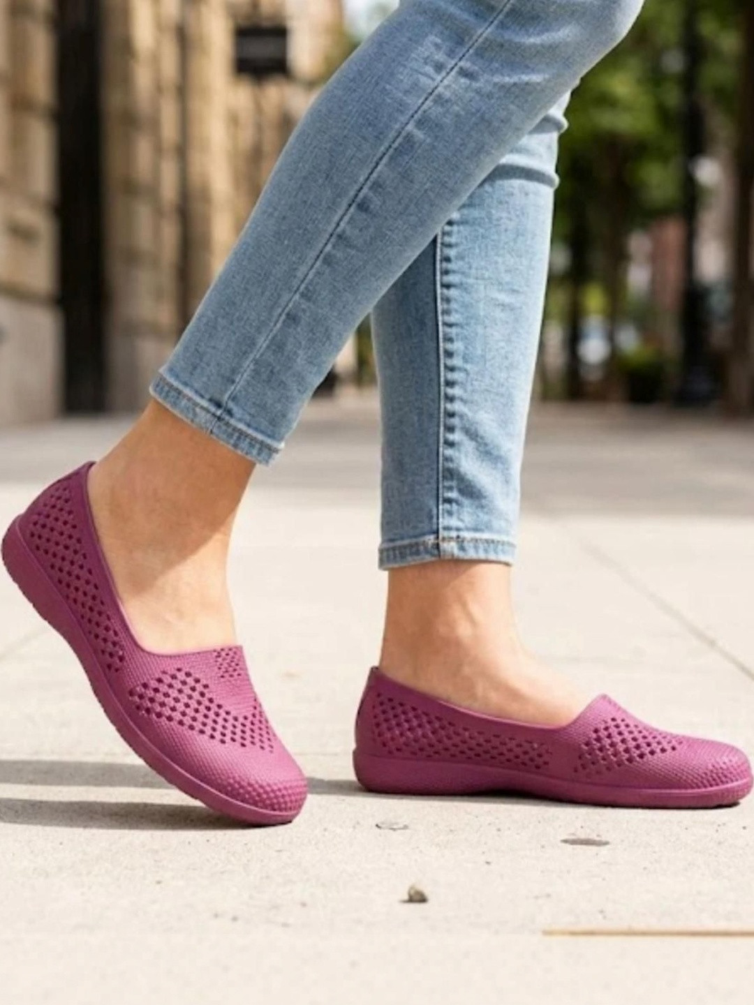Deals4you Textured Round Toe Ballerinas