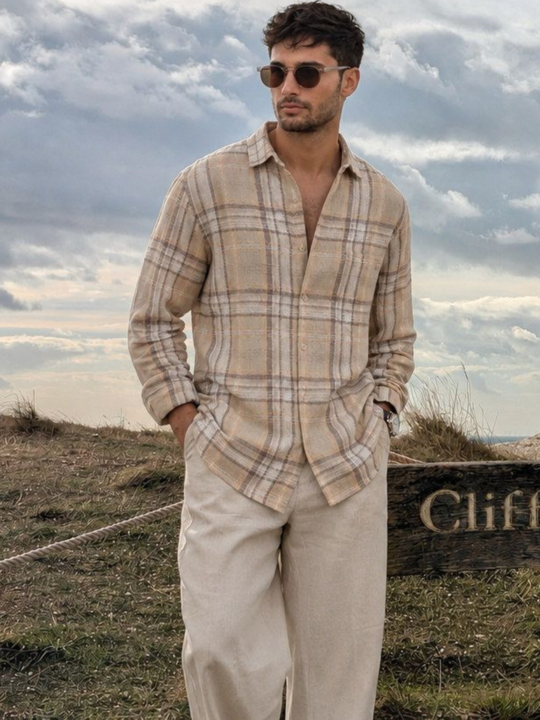 XKIND Men Standard Checked Casual Shirt