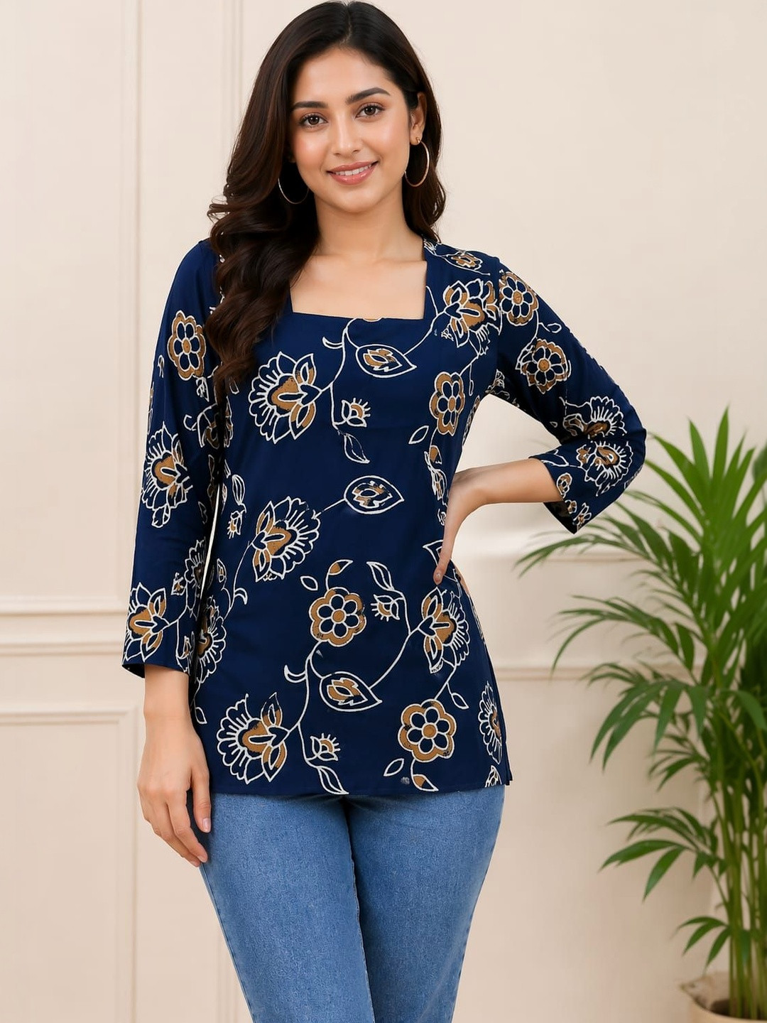 Roopmytra Floral Printed Square Neck Kurti