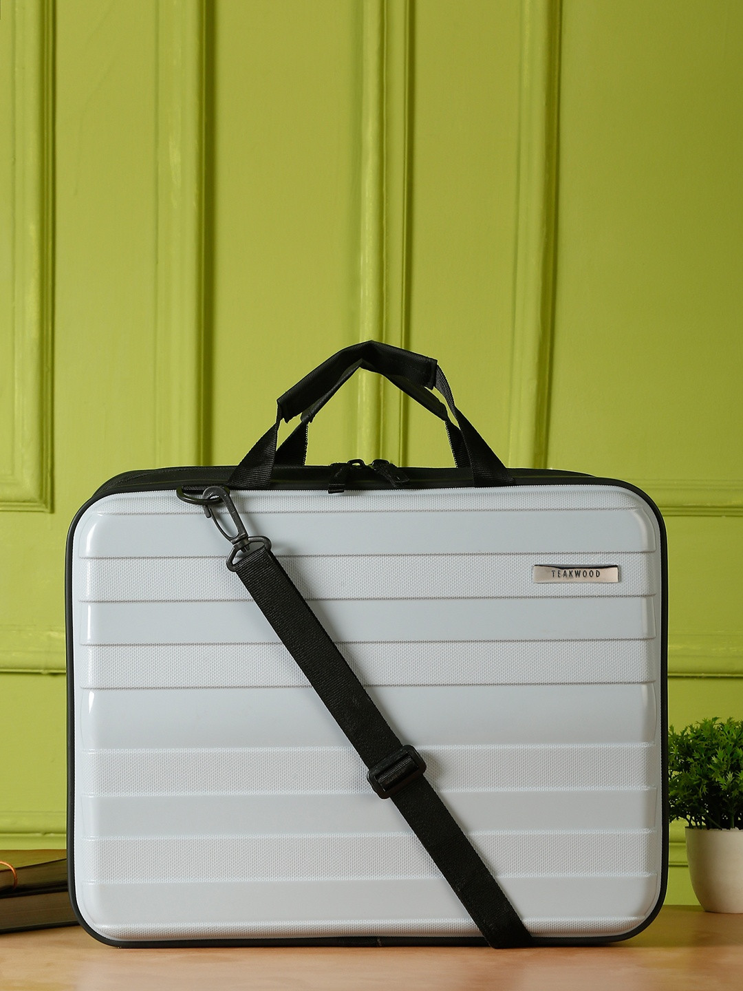 Teakwood Leathers Unisex Laptop Bag