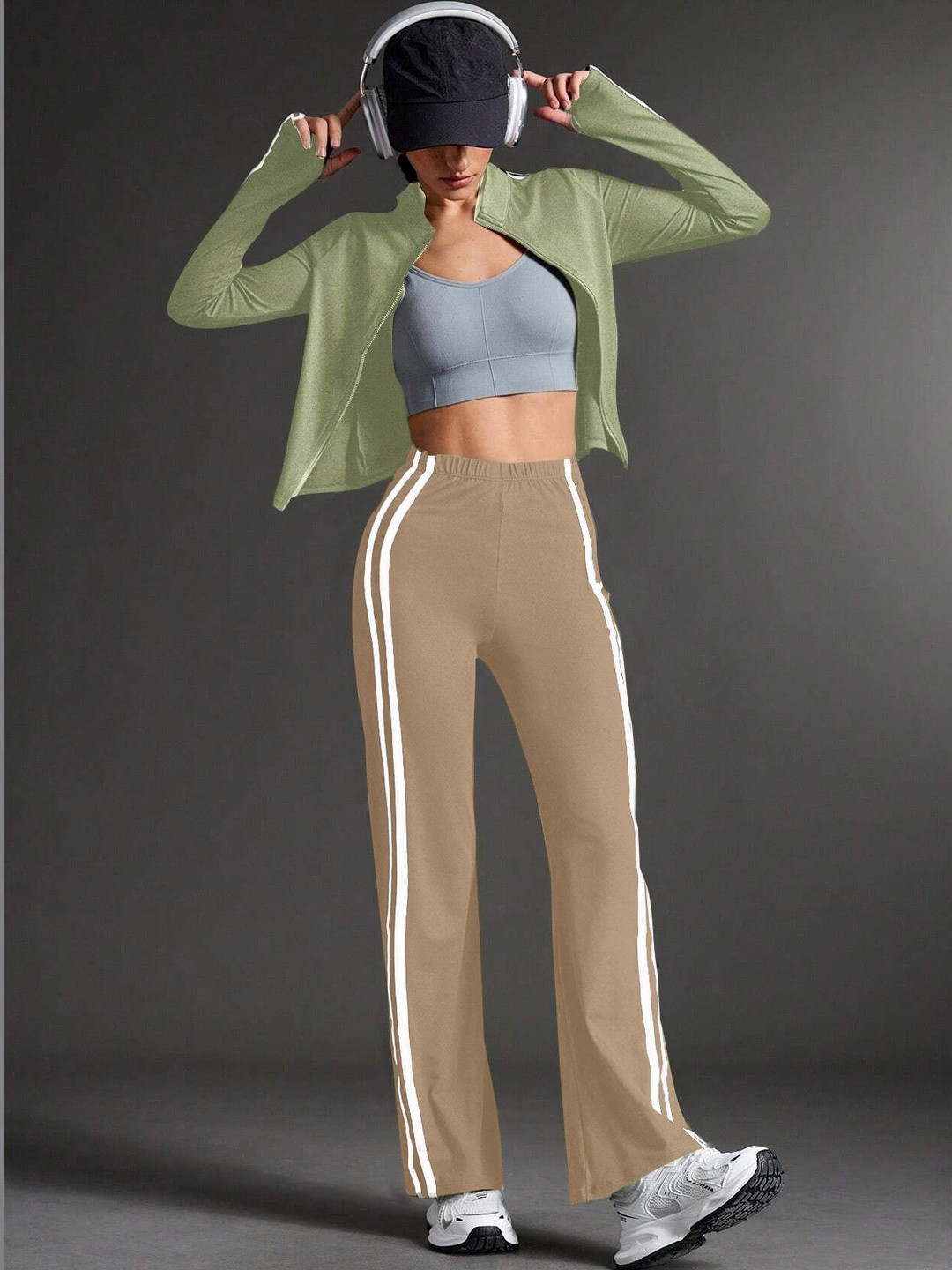 RAJOVATI Women Regular Fit Training Track Pants