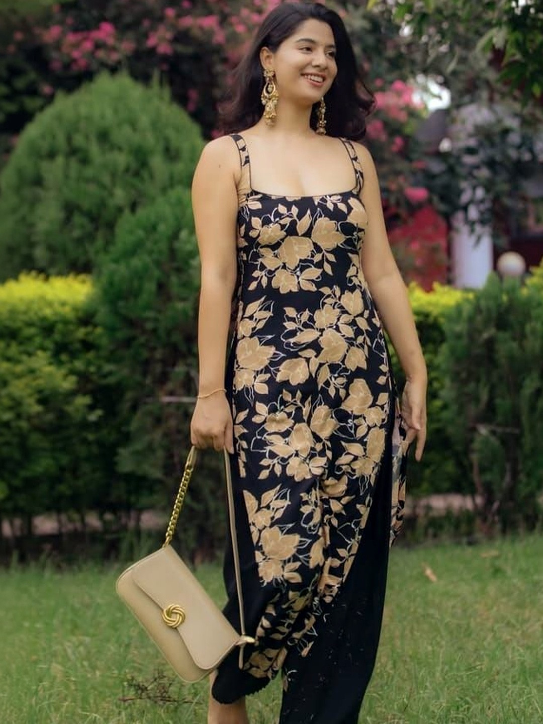 Roopmytra Floral Printed Square Neck Kurti