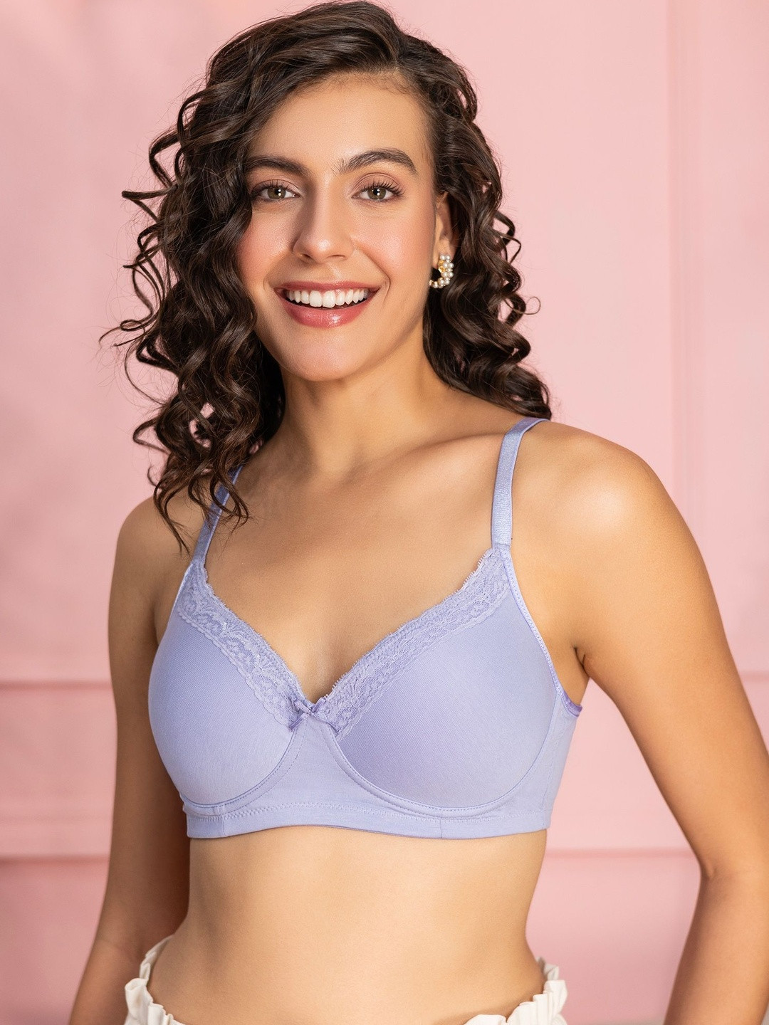 Chelvet Deep coverage Lighlty Padded Bra Seamless & Non Wired