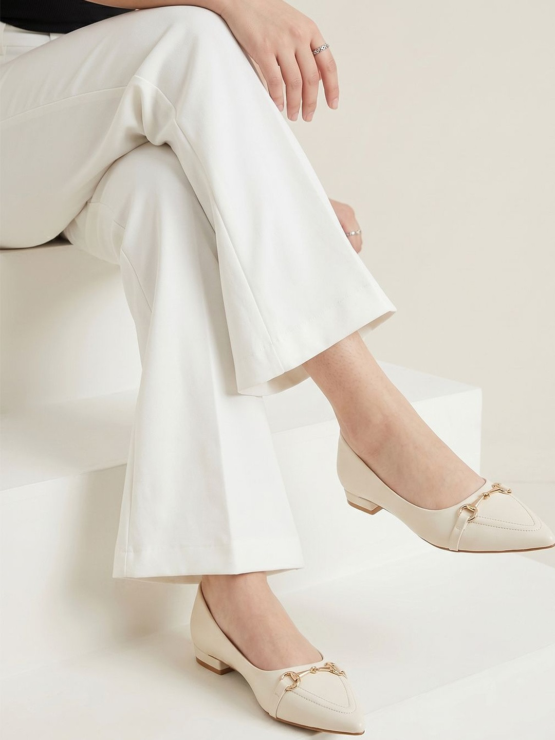 SHETOP Women Open Toe Flats with Buckles