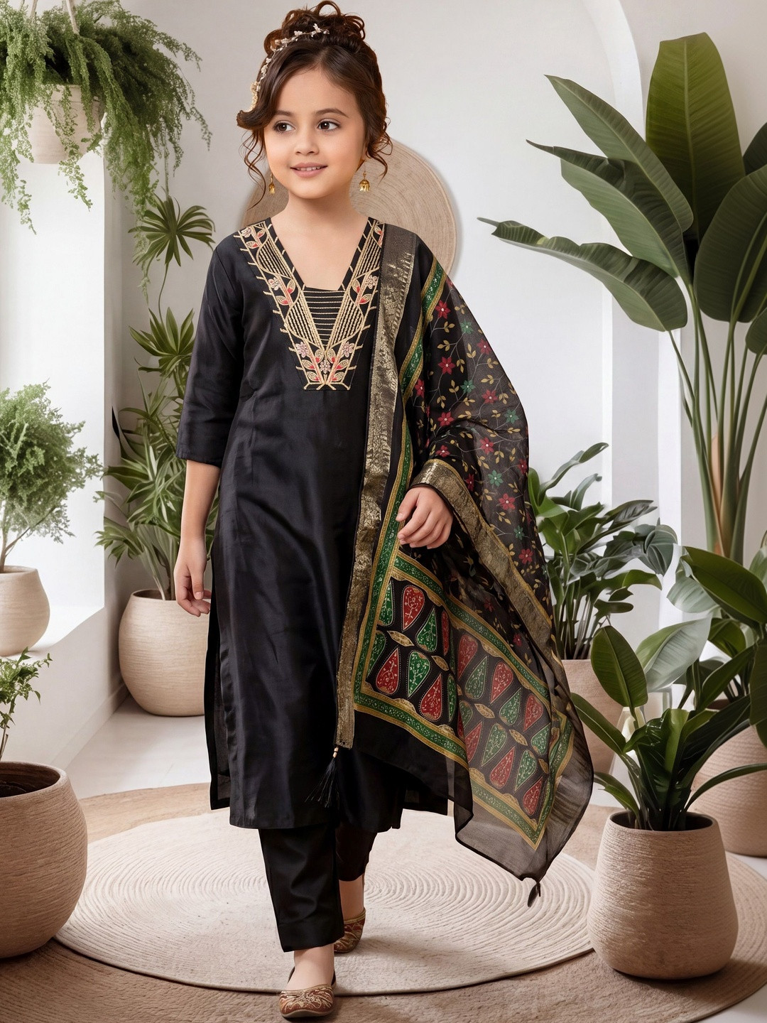 2ni8 lifestyle Girls Ethnic Motifs Embroidered Regular Thread Work Kurta with Trousers & With Dupatta