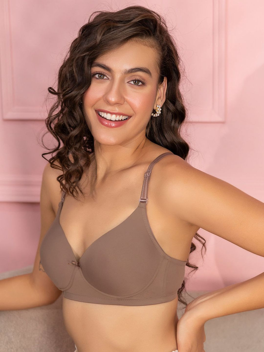 Chelvet Lightly Padded  Comfort Fit Medium Coverage Bra