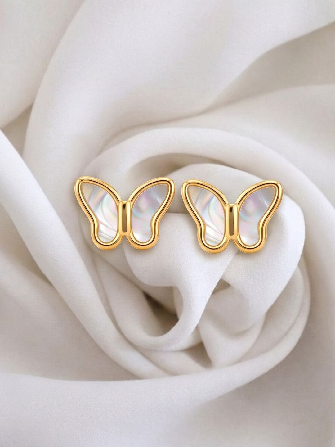Pasru Animal Shaped Studs Earrings