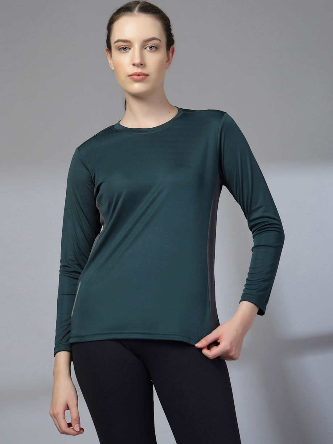 CHKOKKO Women Colourblocked Long Sleeves Dri-FIT T-shirt
