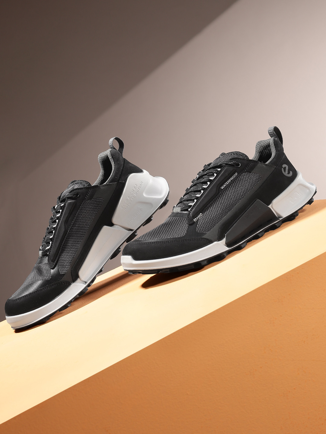 ECCO BIOM 2.1 X Men Nubuck Sneakers