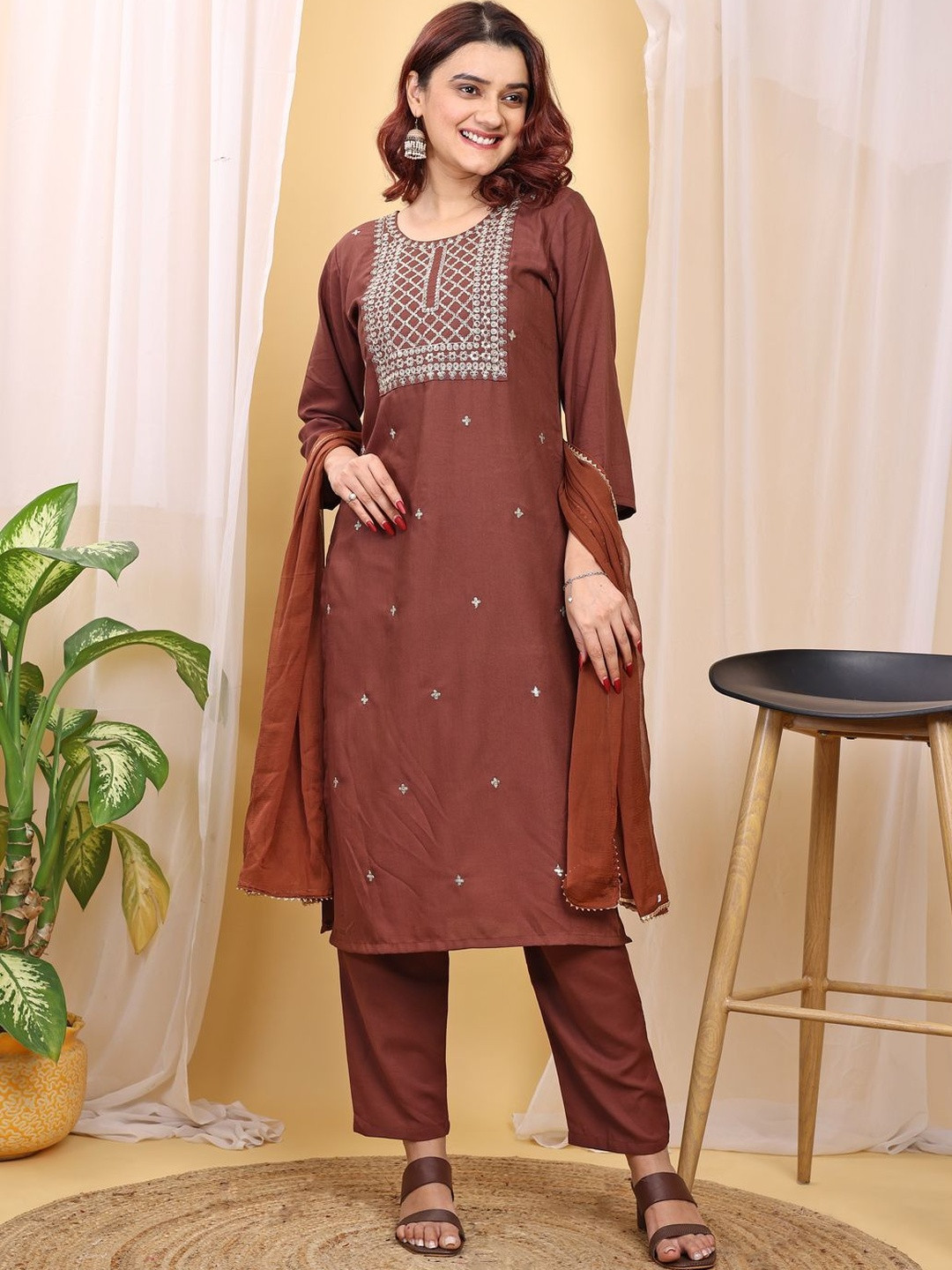 Shree Ramkrishna Fab Women Ethnic Motifs Embroidered Regular Thread Work Kurta with Trousers & With Dupatta
