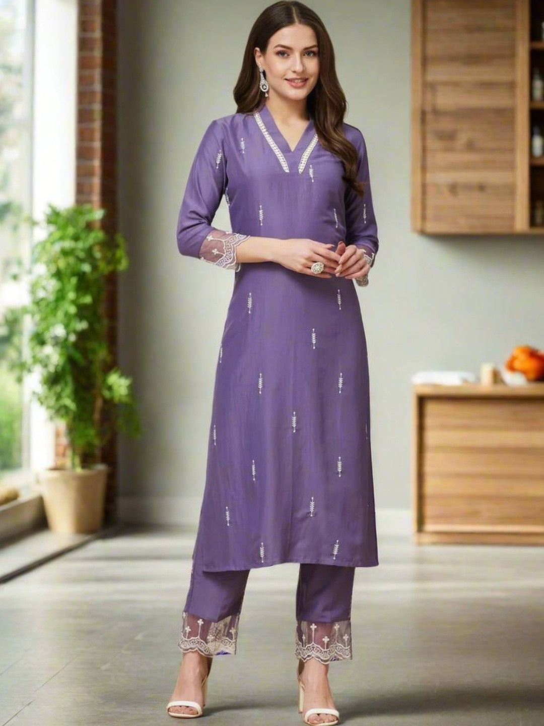 Fashionior Women Ethnic Motifs Embroidered Regular Thread Work Kurta with Trousers
