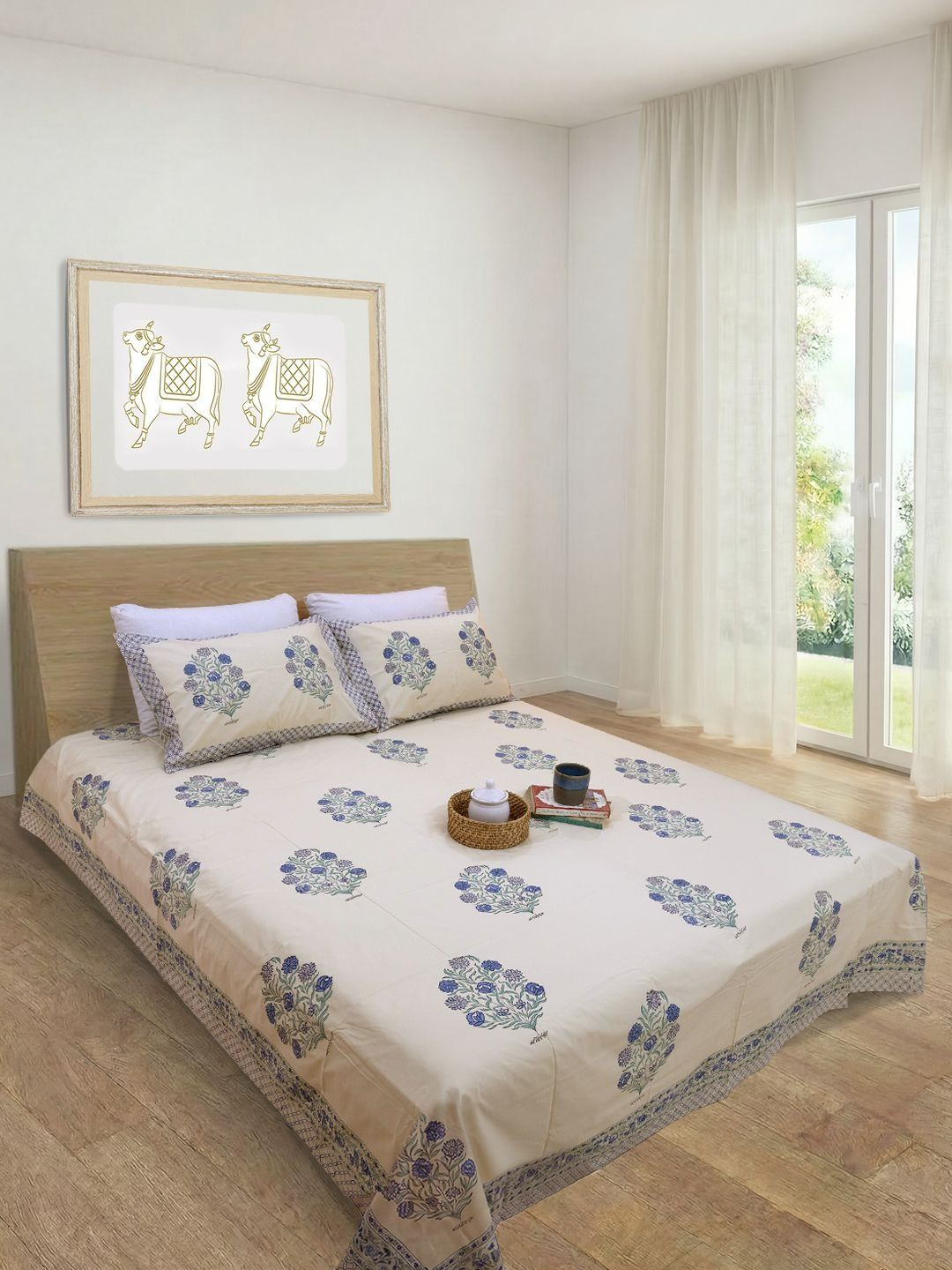 TOAI White & Blue Floral 300 TC King Bedsheet with 2 Pillow Covers