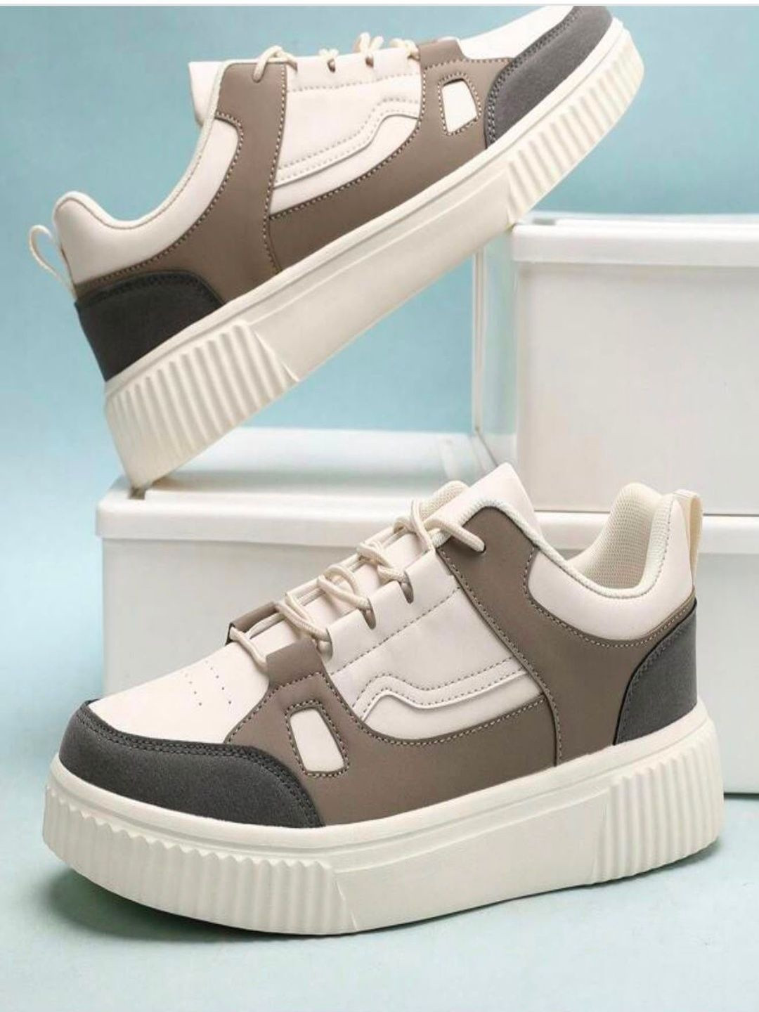 TIGONIS Men Colourblocked Sneakers