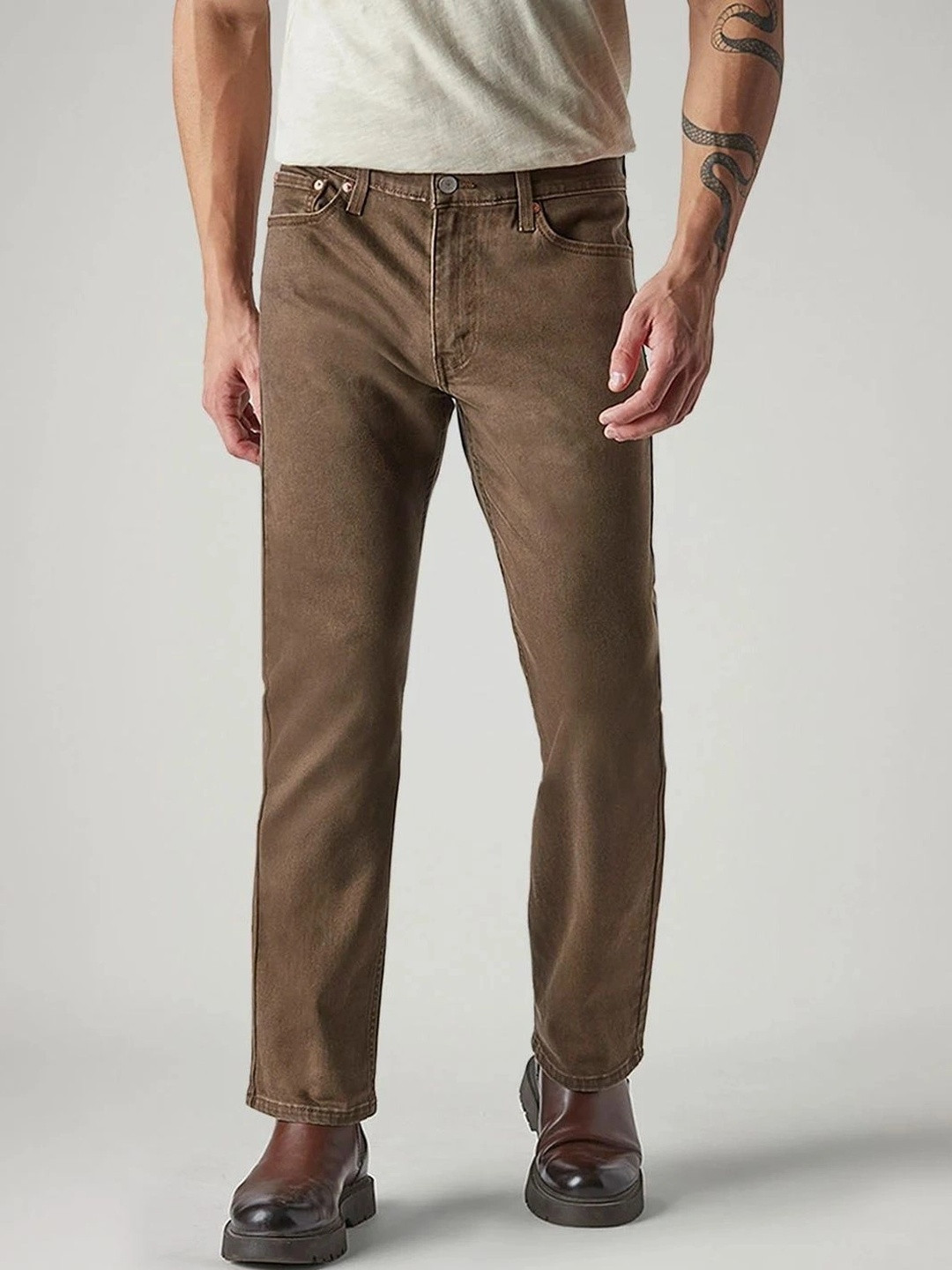 Levis Men Classic Straight Fit Mid-Rise Stretchable Jeans