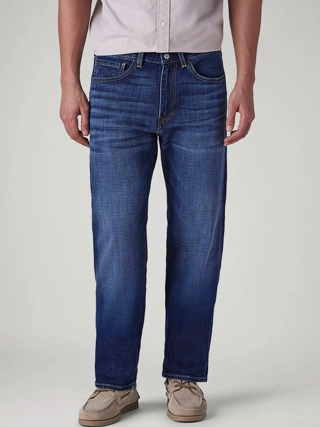 Levis Men Classic Straight Fit Mid-Rise Heavy Fade Stretchable Jeans