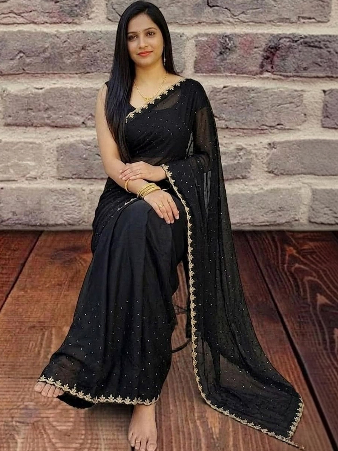 ANIRAV Floral Embroidered Poly Chiffon Saree