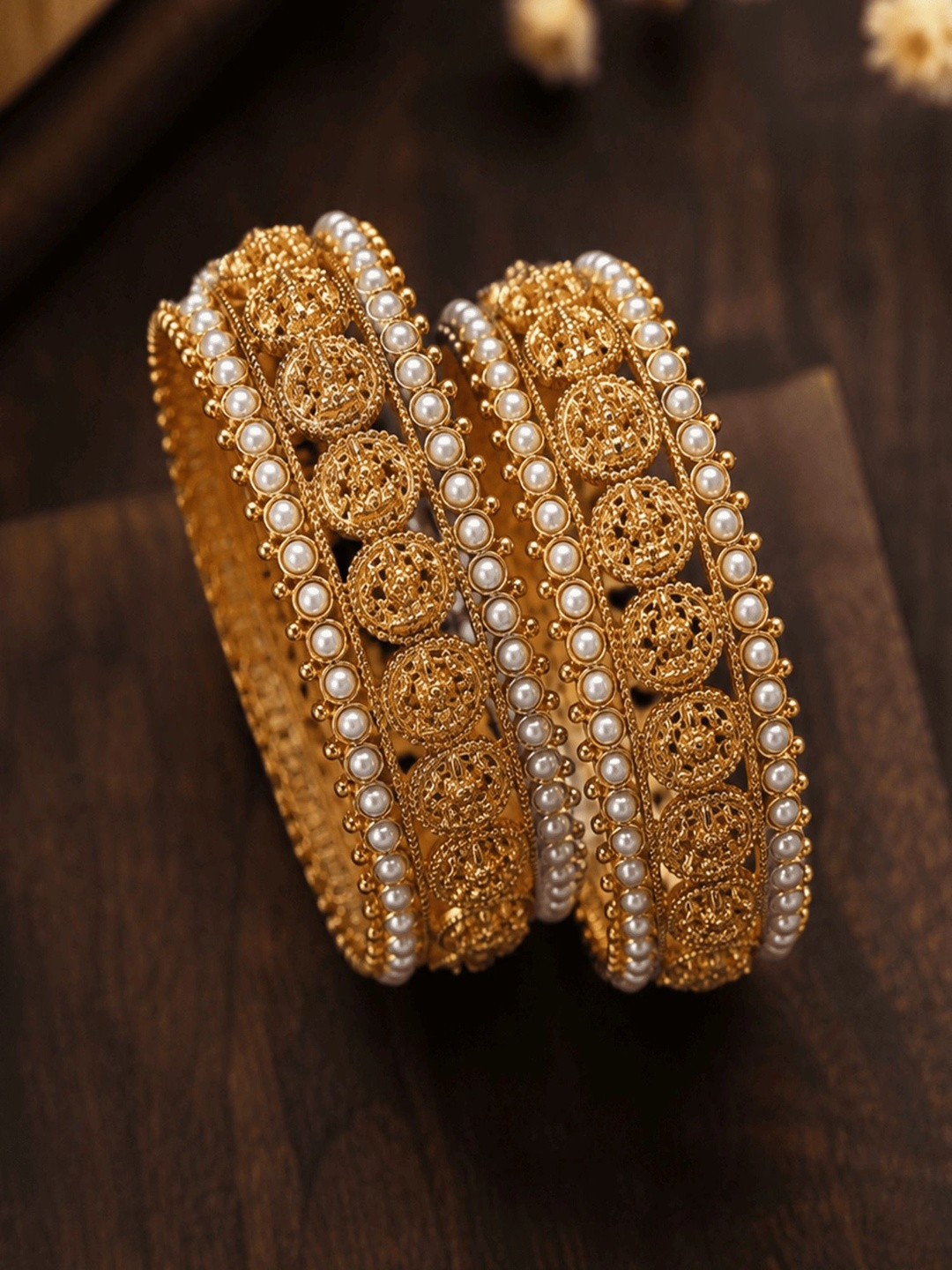 GRIIHAM Set of 2 Gold-Plated Antique Pearls Bangles