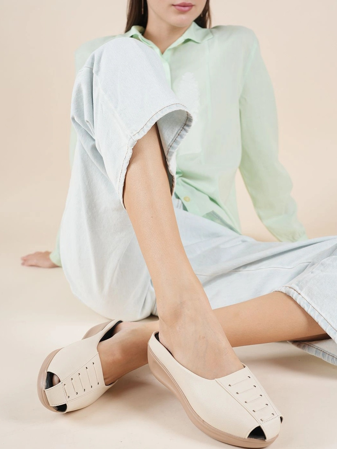 Mast & Harbour Women Textured Open Toe Flats