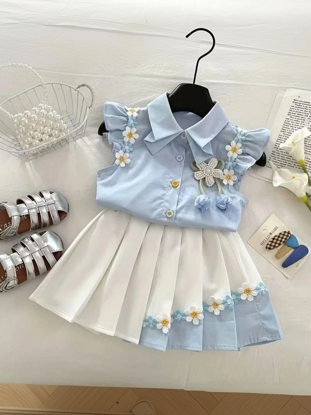 I NAINA DRESSES Girls Embellished Pure Cotton Shirt With Skirt