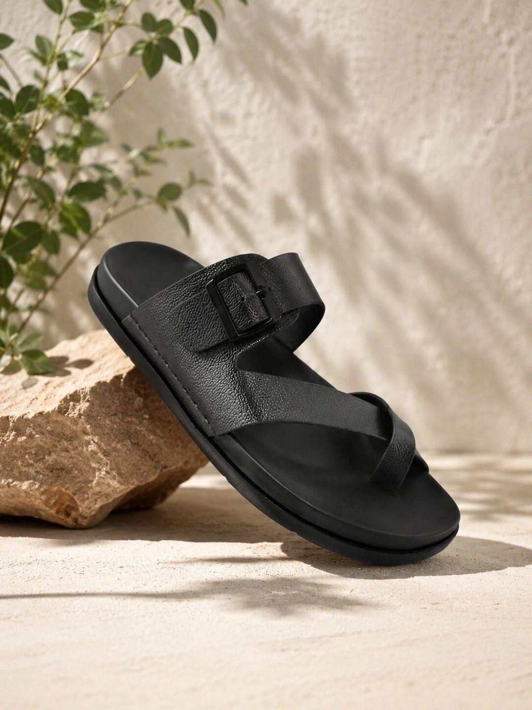 House Of Pataudi Men Grey Solid Slip On Lightweight Toe Ring Sandals