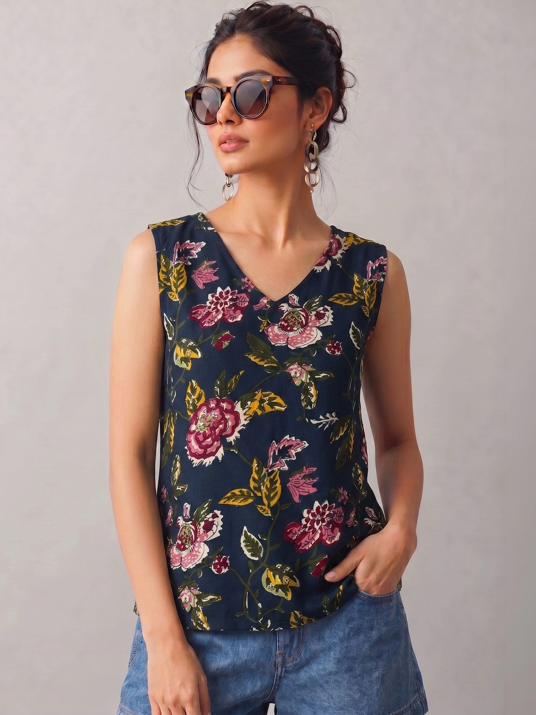 Kasendra Floral Printed V-Neck Sleeveless Top