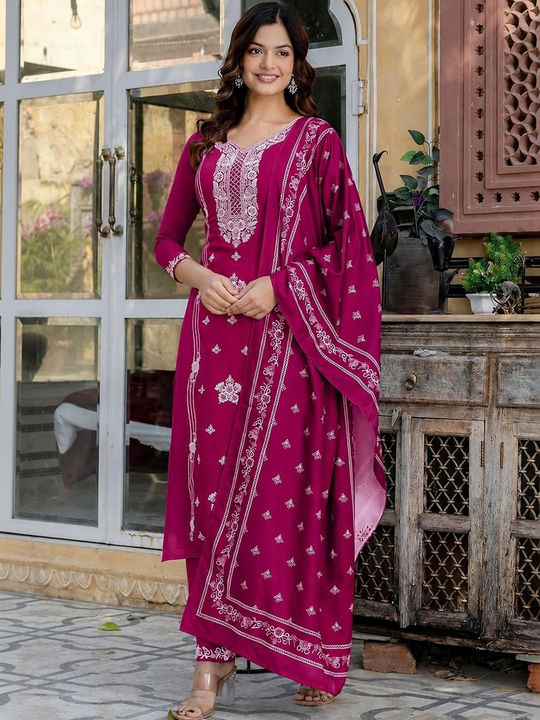 LIZORD FAB Ethnic Motifs Embroidered V-Neck Thread Work Kurta With Trousers & Dupatta