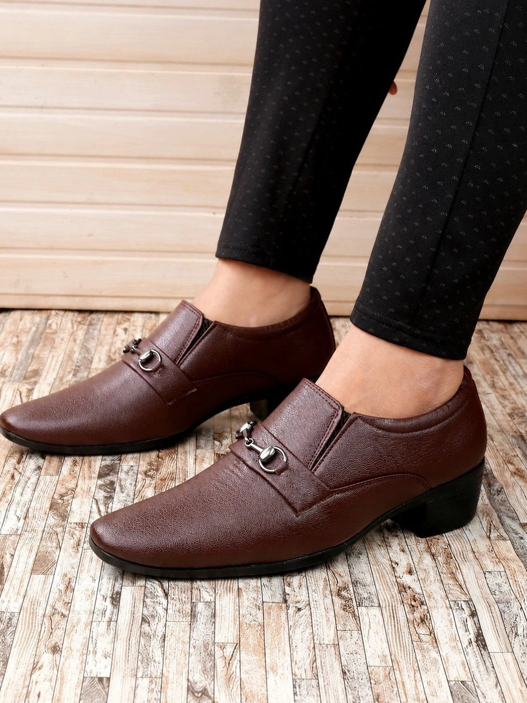 Bxxy Men Embellished Textured Elevator Formal Loafers