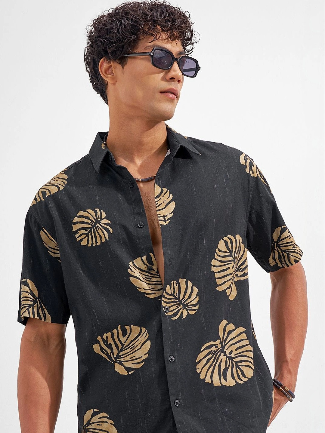 HIGHLANDER Men Floral Printed Casual Shirt