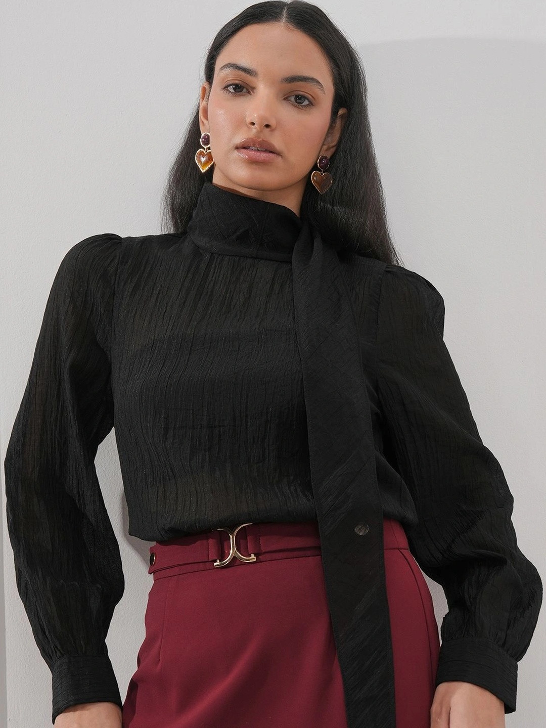 Tokyo Talkies Tie-Up Neck Top