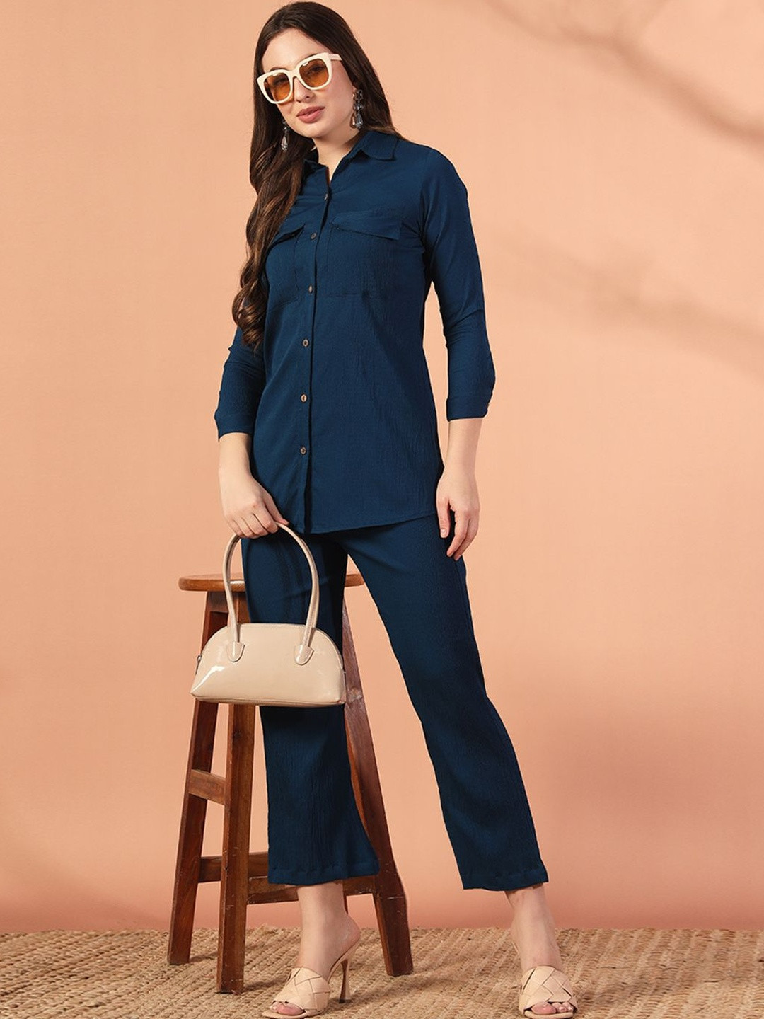 DAARI Women Regular Kurta with Trousers
