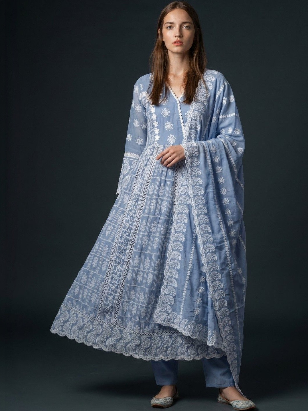 Muzaro ethnics Women Ethnic Motifs Embroidered Empire Thread Work Pure Cotton Kurta with Trousers & With