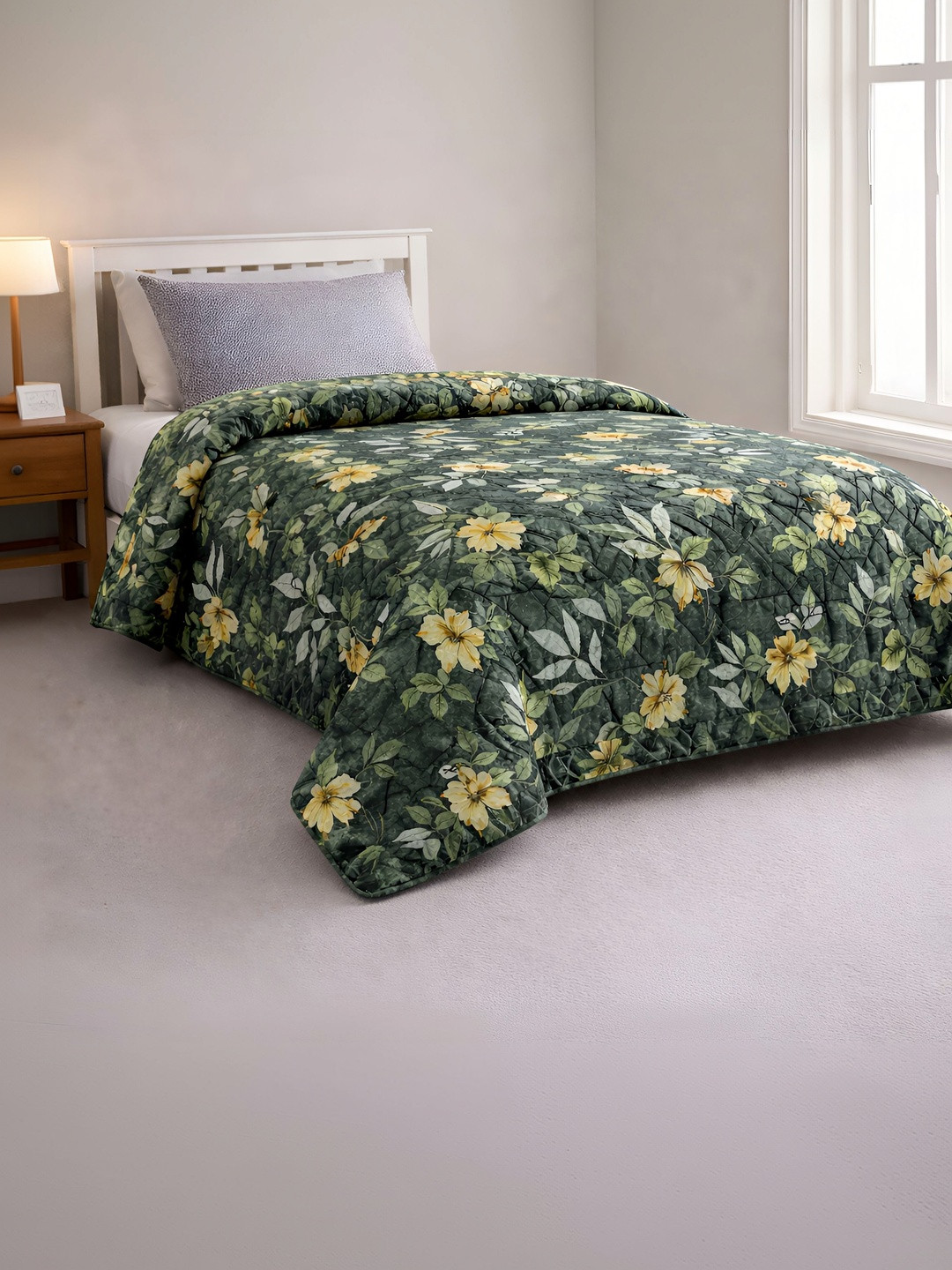 MAFATLAL Green & Green Floral Microfiber AC Room 120 GSM Comforter