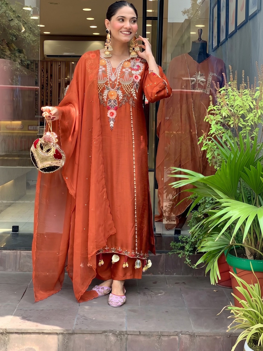 Moda Rapido Women Floral Embroidered Regular Thread Work Kurta with Trousers & With Dupatta