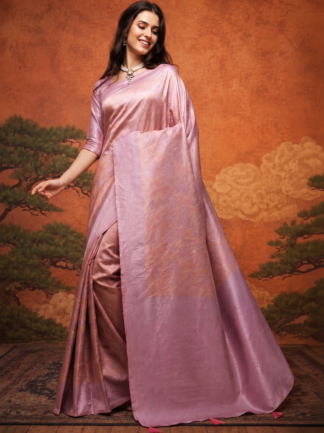 Sangria Woven Design Zari Silk Blend Handloom Kanjeevaram Saree