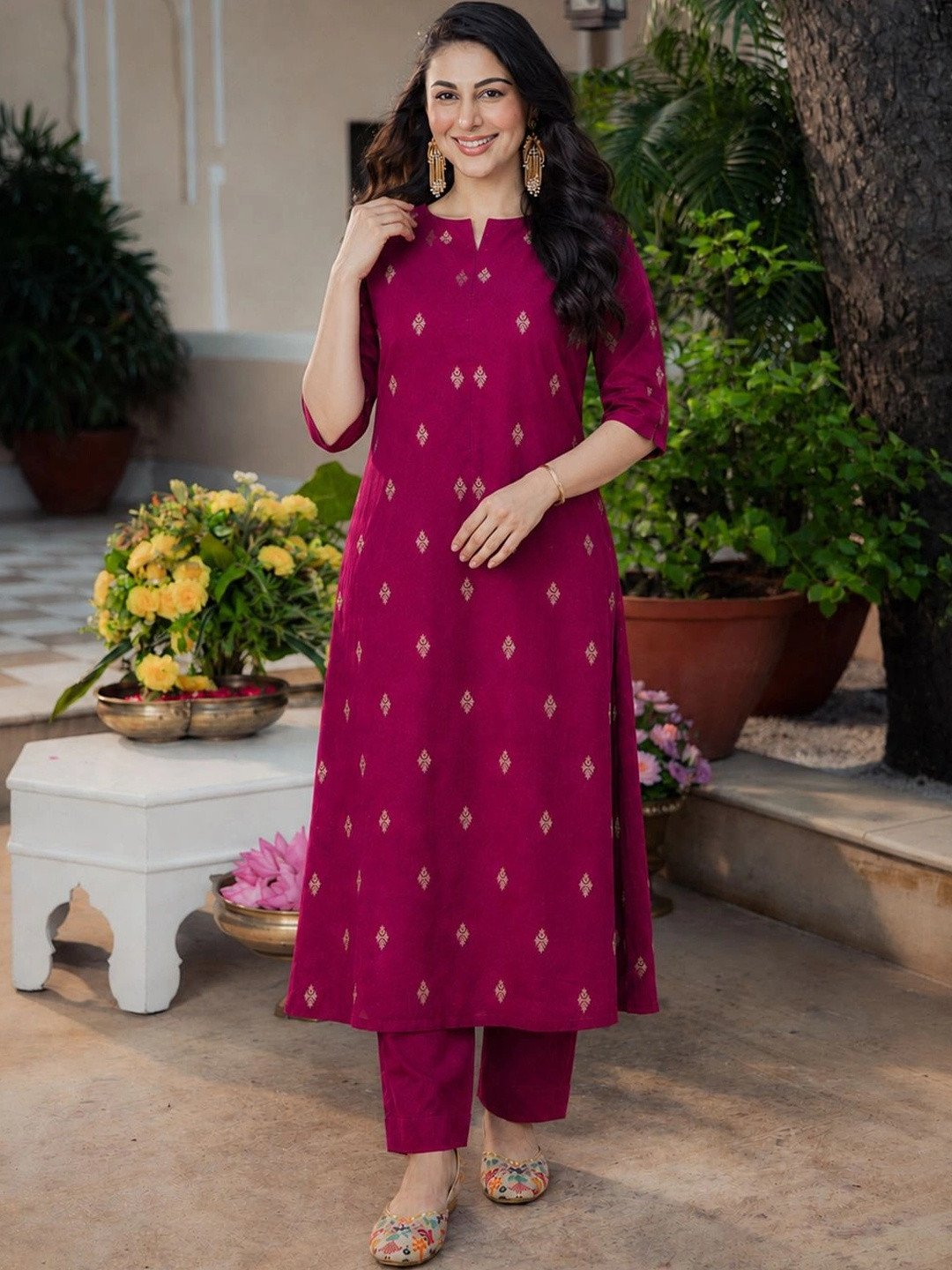 Aaghnya Women Ethnic Motifs Embroidered Regular Kurta with Trousers