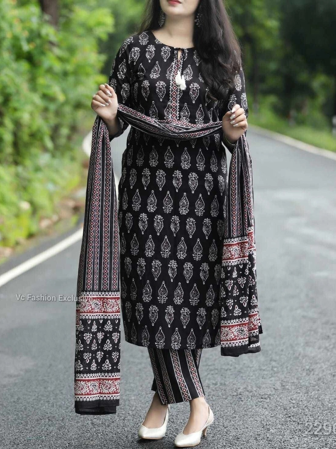 JAI KURTIES Women Ethnic Motifs Printed Regular Kurta with Trousers & With Dupatta